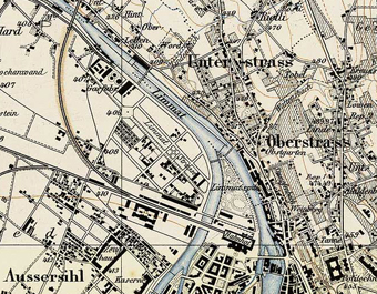 The map of 1881; the railway isn't built and the citys densitty is low...