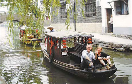 File:Boating is a pleasant way to explore the old town of suzhou.jpg