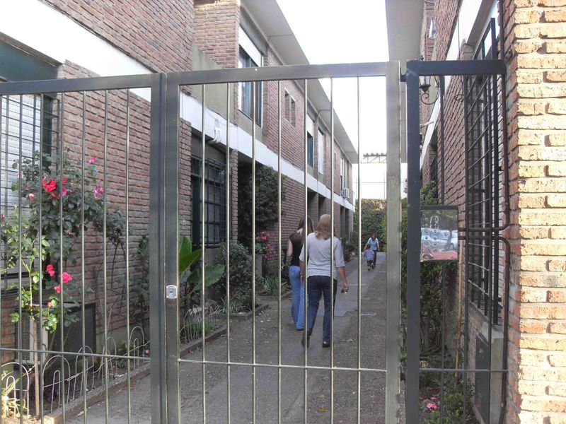 File:Condominio.jpg
