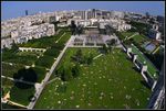 Andre Citroien park in Paris- referance design, source: https:// www.google.ro/search?q=citroen+park+paris&rlz=1C1CHMO_roRO562RO562&espv=210&es_sm=93&source=lnms&tbm=isch&sa=X&ei=04L4UreLM8XWswb7mYGACA&ved=0CAkQ_AUoAQ&biw=944&bih=900, acces on 7.02. 2014