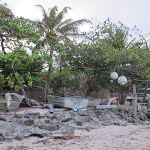 Sea wall, transport and sea decorations.jpg